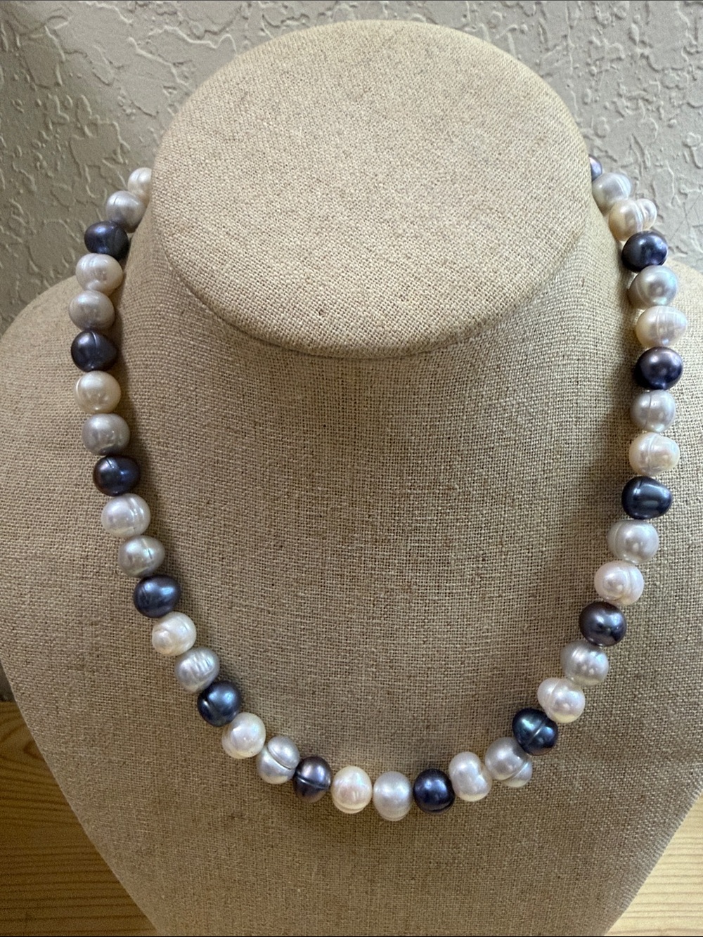 Fashion Jewelry Two-Tone Pearl Necklace in White